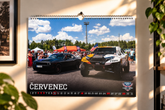 Cervencovy-kalendar-s-americkymi-vozy